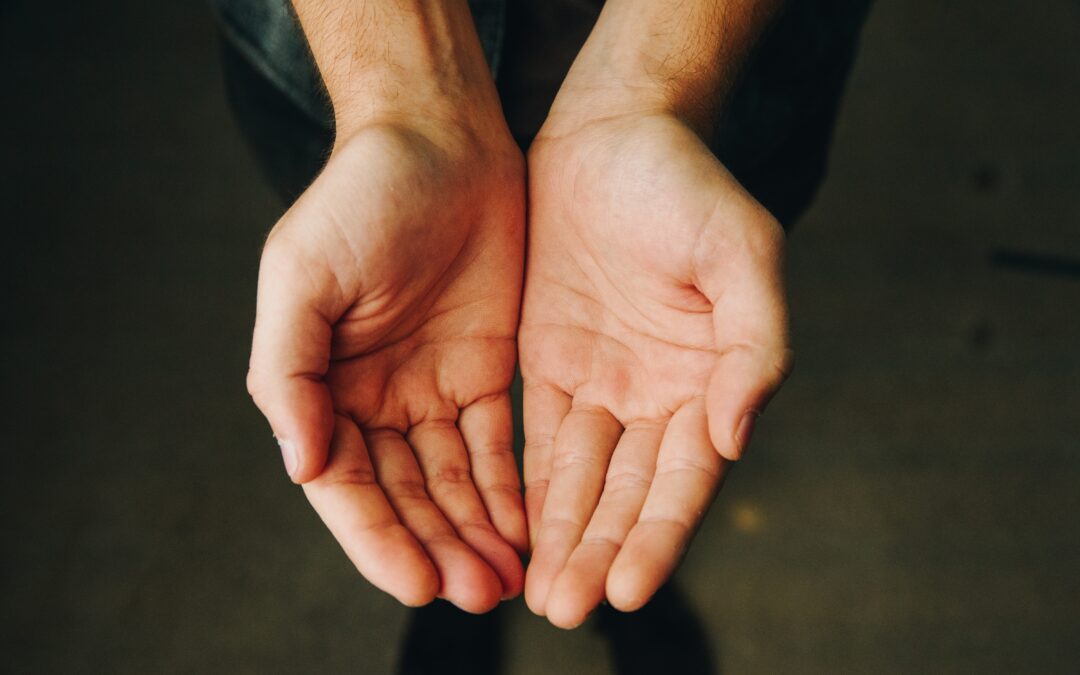 Wróżenie z ręki. Co oznaczają linie na dłoniach?